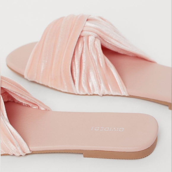 Sold NWTS H&M Women's Velour slides - Picture 2 of 6